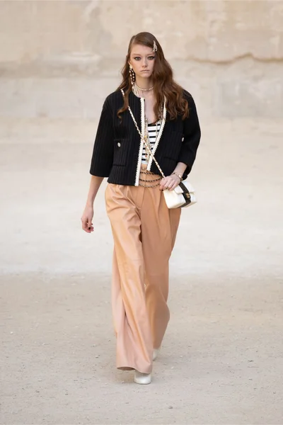 Look 47